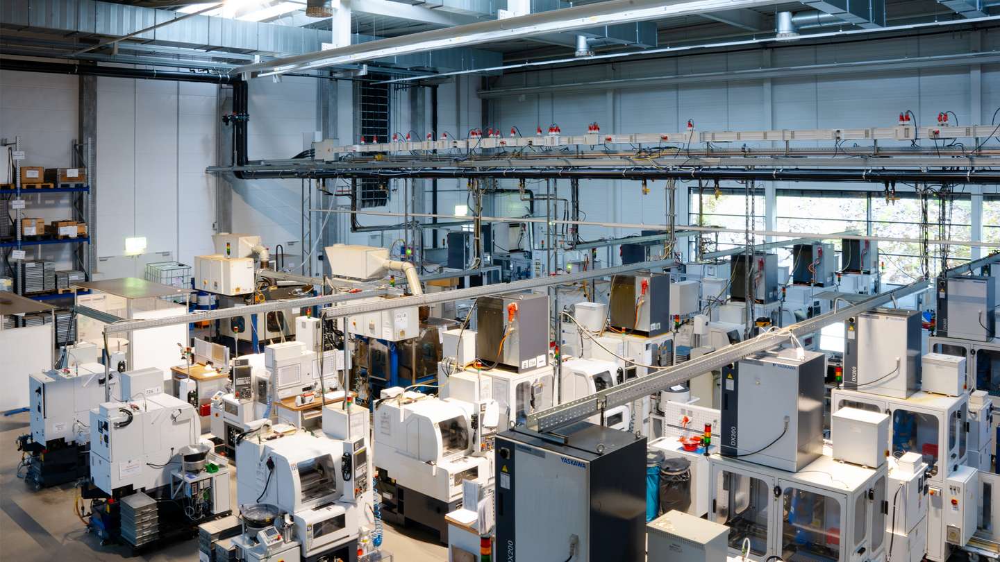 Detailaufnahme einer CNC-Maschine für cnc drehbearbeitung