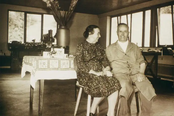 1923